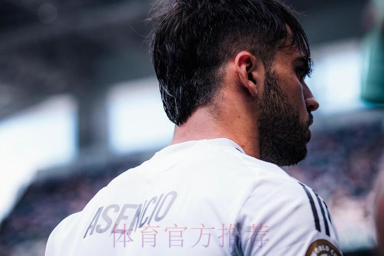 阿森西奥&巴尔韦德庆祝胜利-努力总会有回报